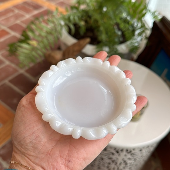 Vintage Milk Glass Coaster - Picture 5 of 6